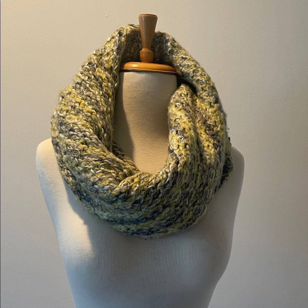 Chunky Knit Infinity Scarf - Multicolor